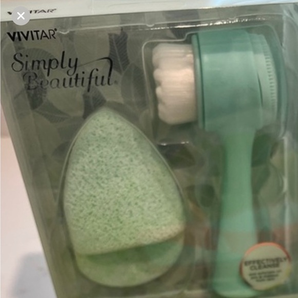 Vivitar Simply Beautiful Mint Green Facial Exfoliant Set - Picture 1 of 1
